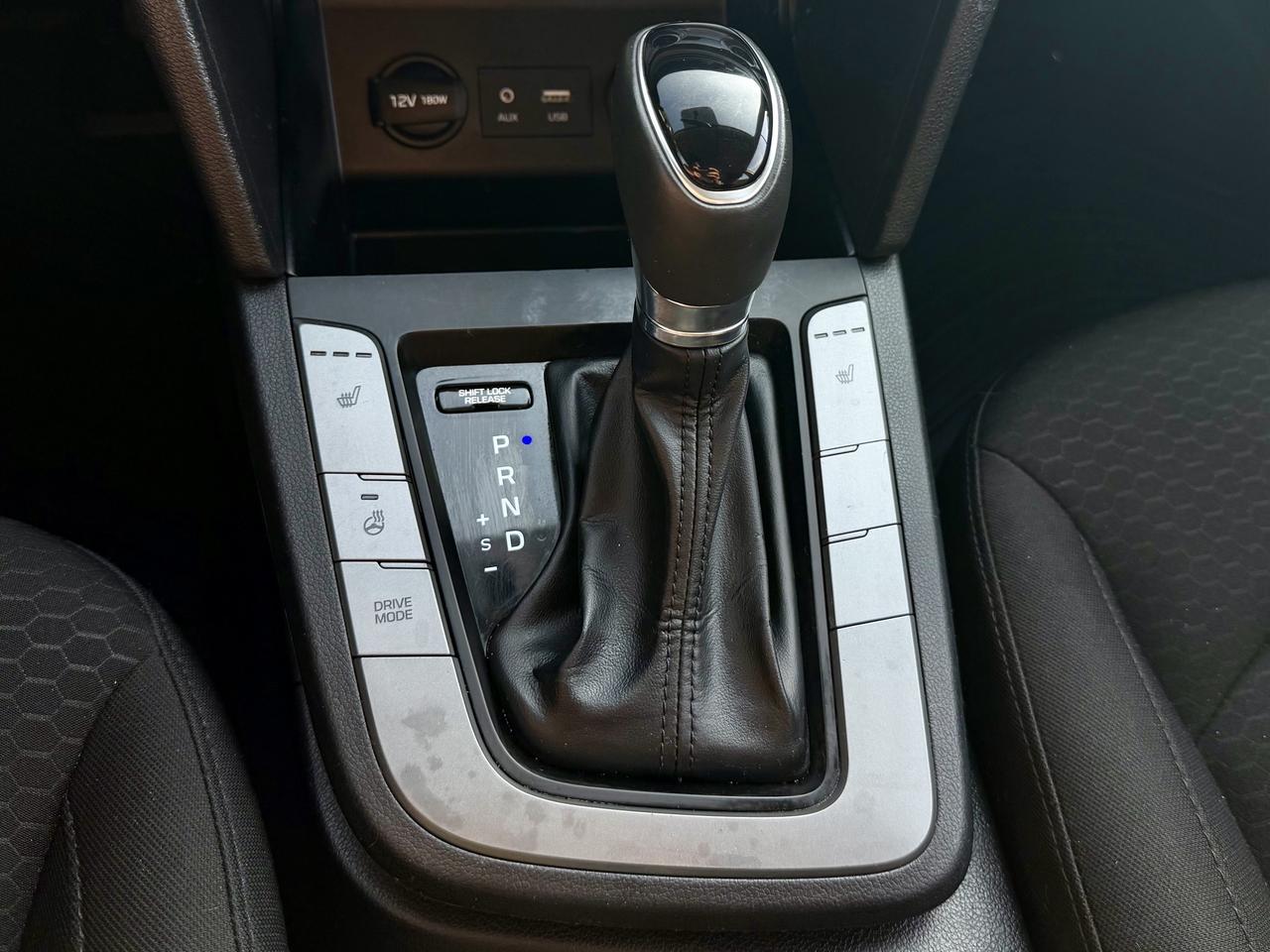 2020 Hyundai Elantra FINANCING AVAILABLE Photo13