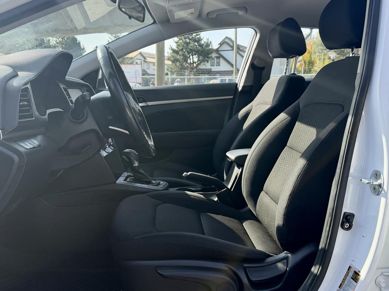 2020 Hyundai Elantra FINANCING AVAILABLE Photo10