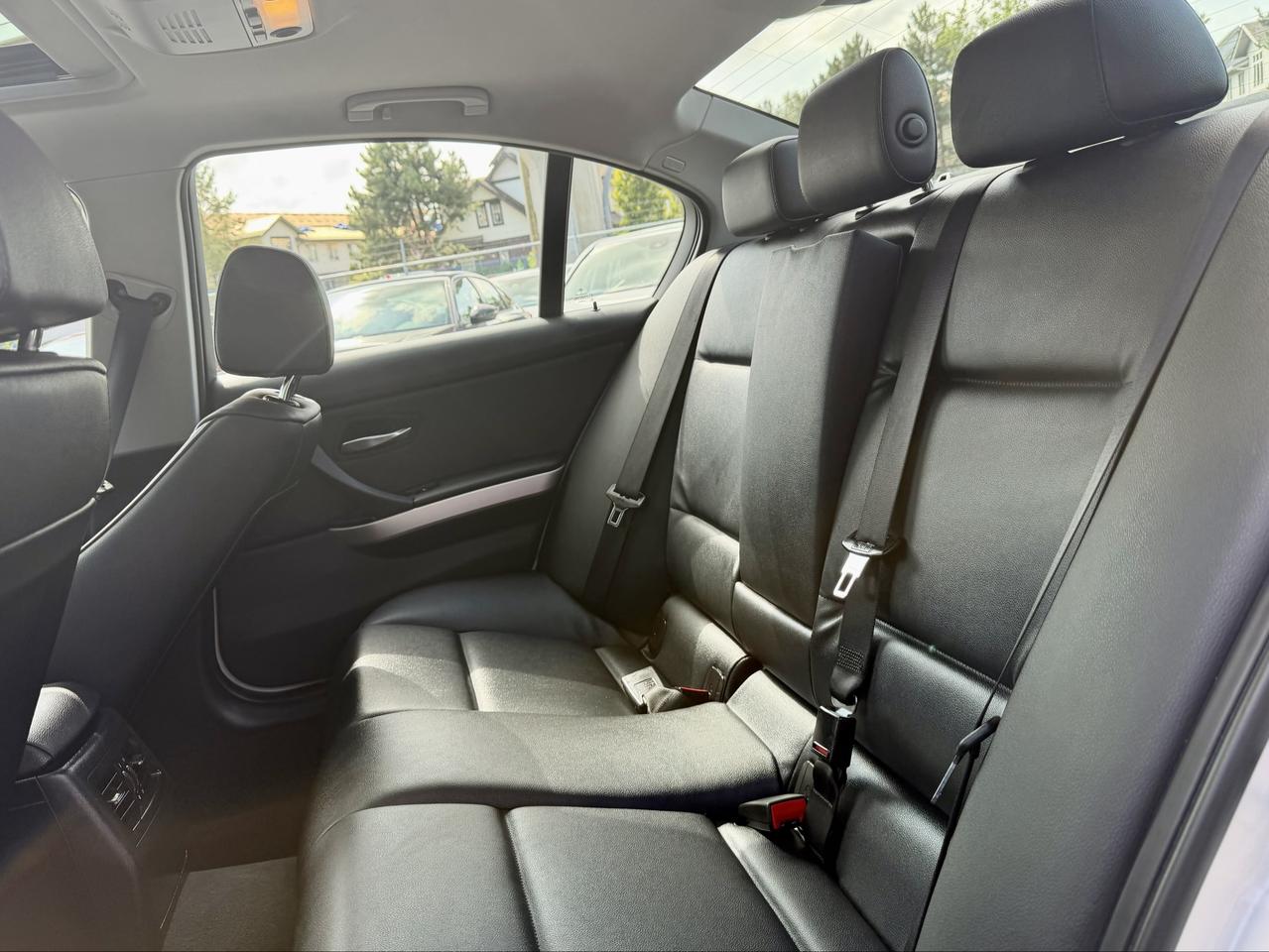 2011 BMW 3 Series FINANCING AVAILABLE Photo15