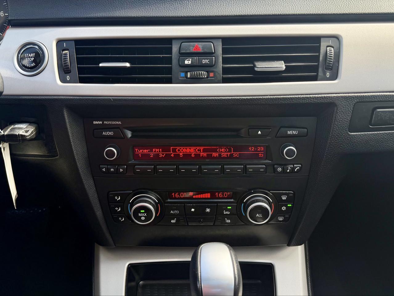 2011 BMW 3 Series FINANCING AVAILABLE Photo13