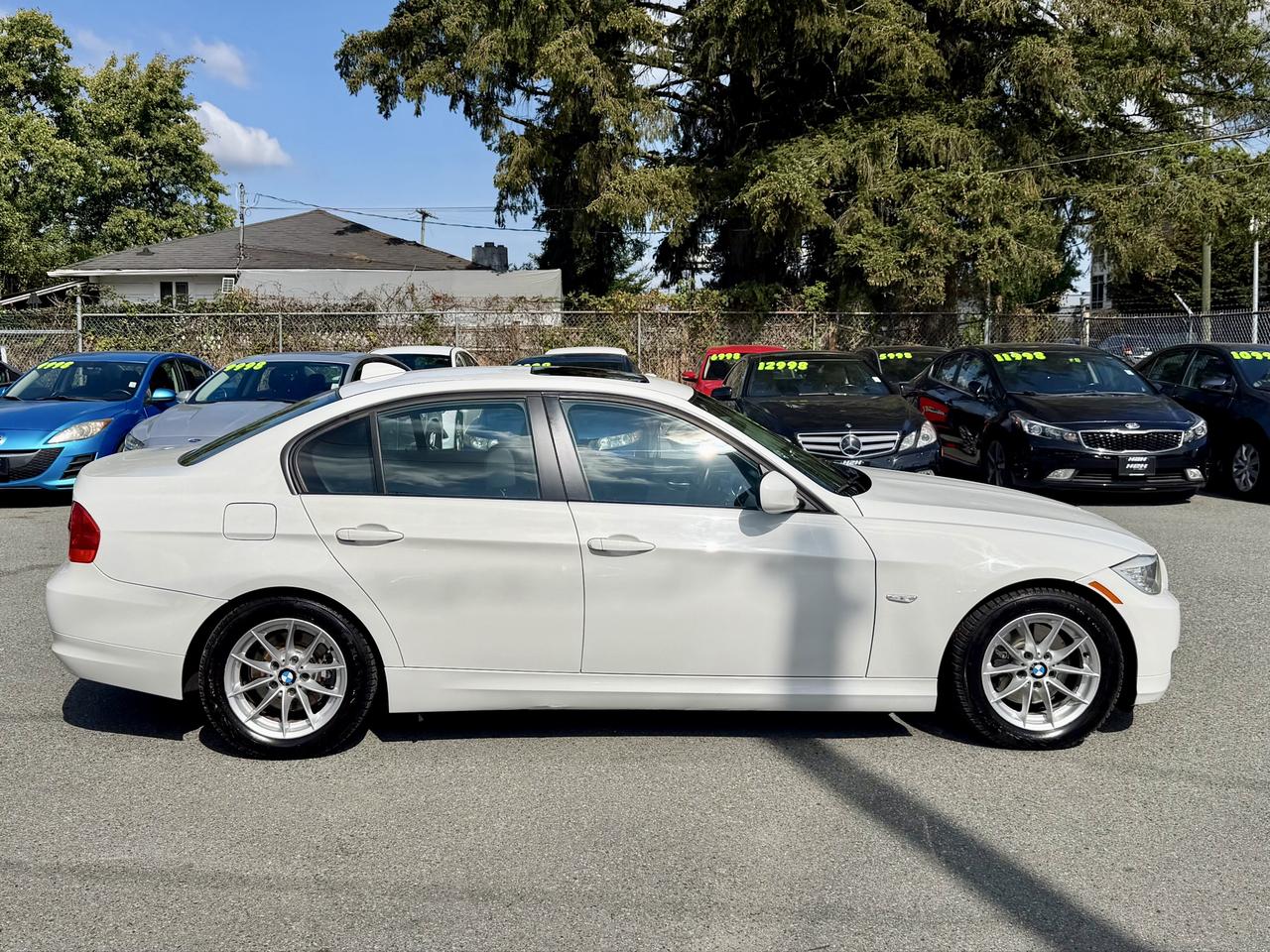 2011 BMW 3 Series FINANCING AVAILABLE Photo4