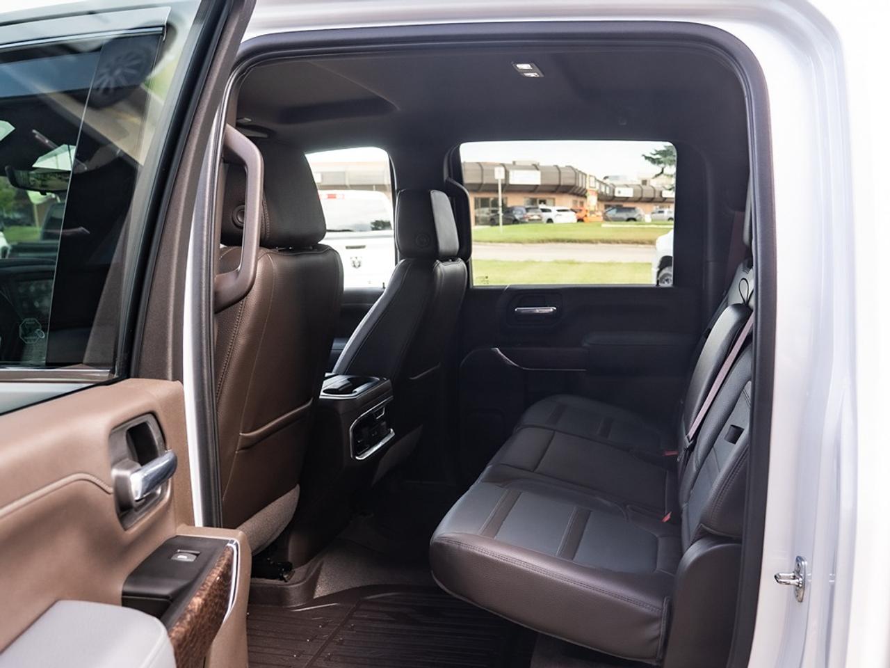 2023 GMC Sierra 3500 4WD Crew Cab Denali Dually Photo37