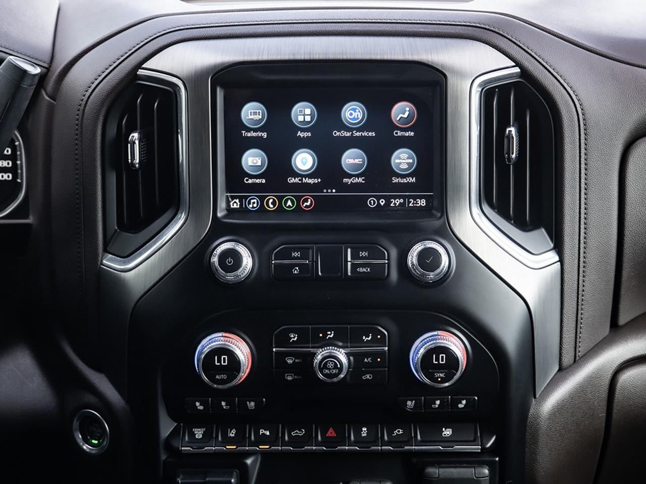 2023 GMC Sierra 3500 4WD Crew Cab Denali Dually Photo8