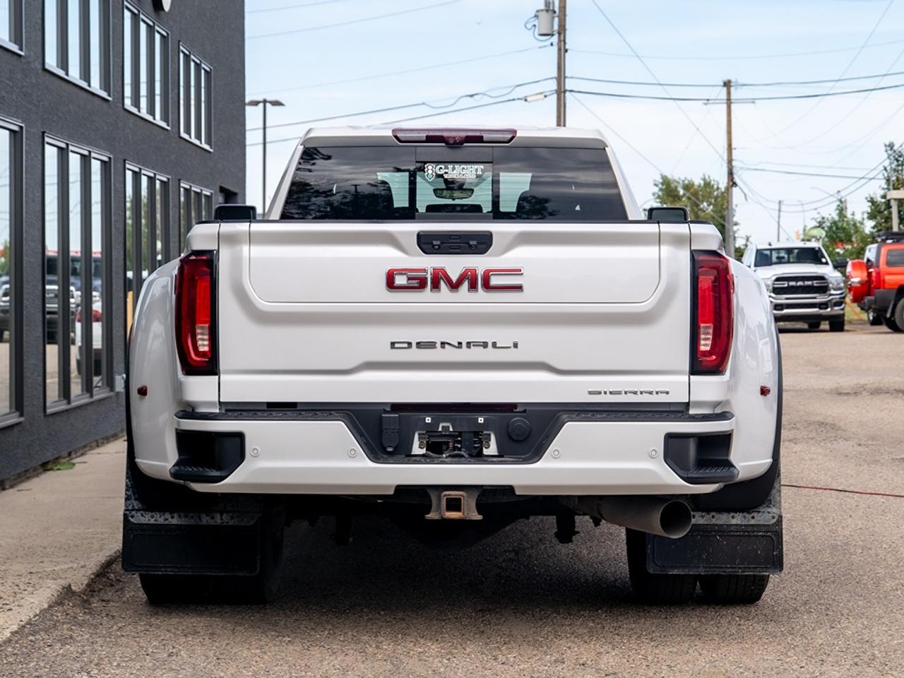2023 GMC Sierra 3500 4WD Crew Cab Denali Dually Photo26