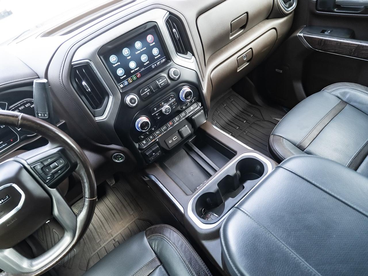 2023 GMC Sierra 3500 4WD Crew Cab Denali Dually Photo30