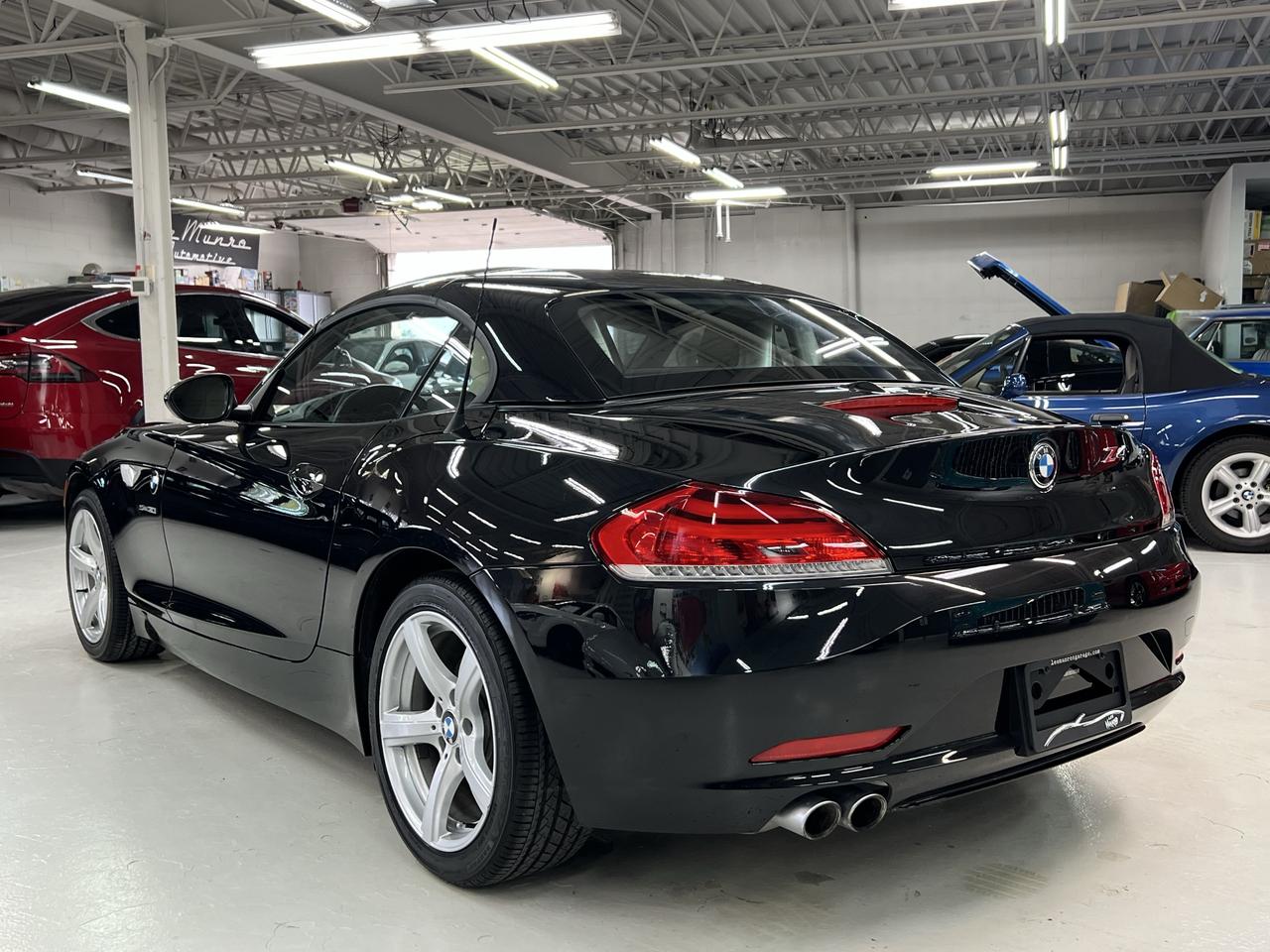 2011 BMW Z4 2dr Roadster sDrive30i Photo