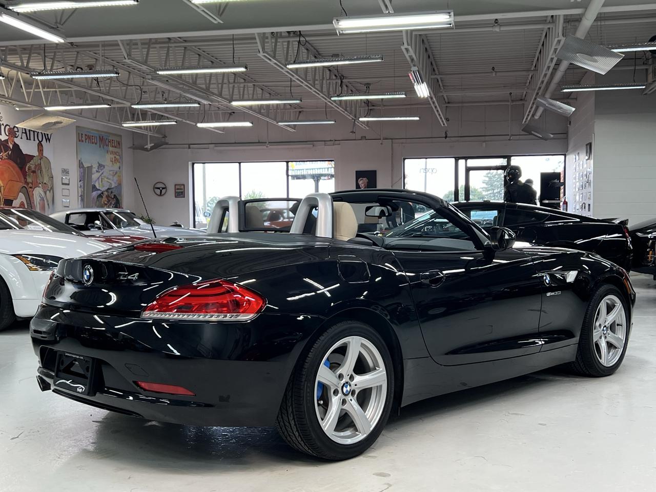 2011 BMW Z4 2dr Roadster sDrive30i Photo