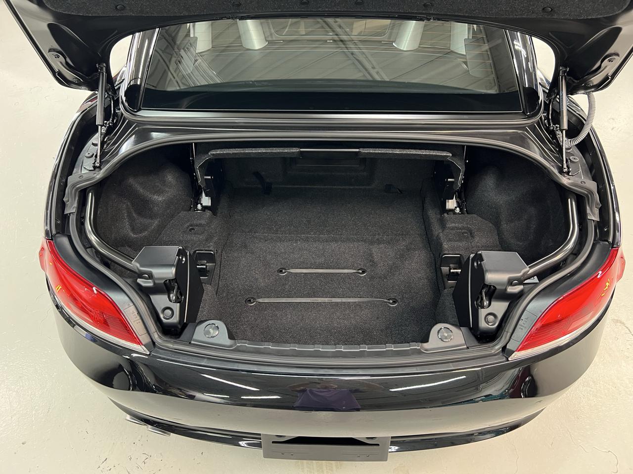 2011 BMW Z4 2dr Roadster sDrive30i Photo