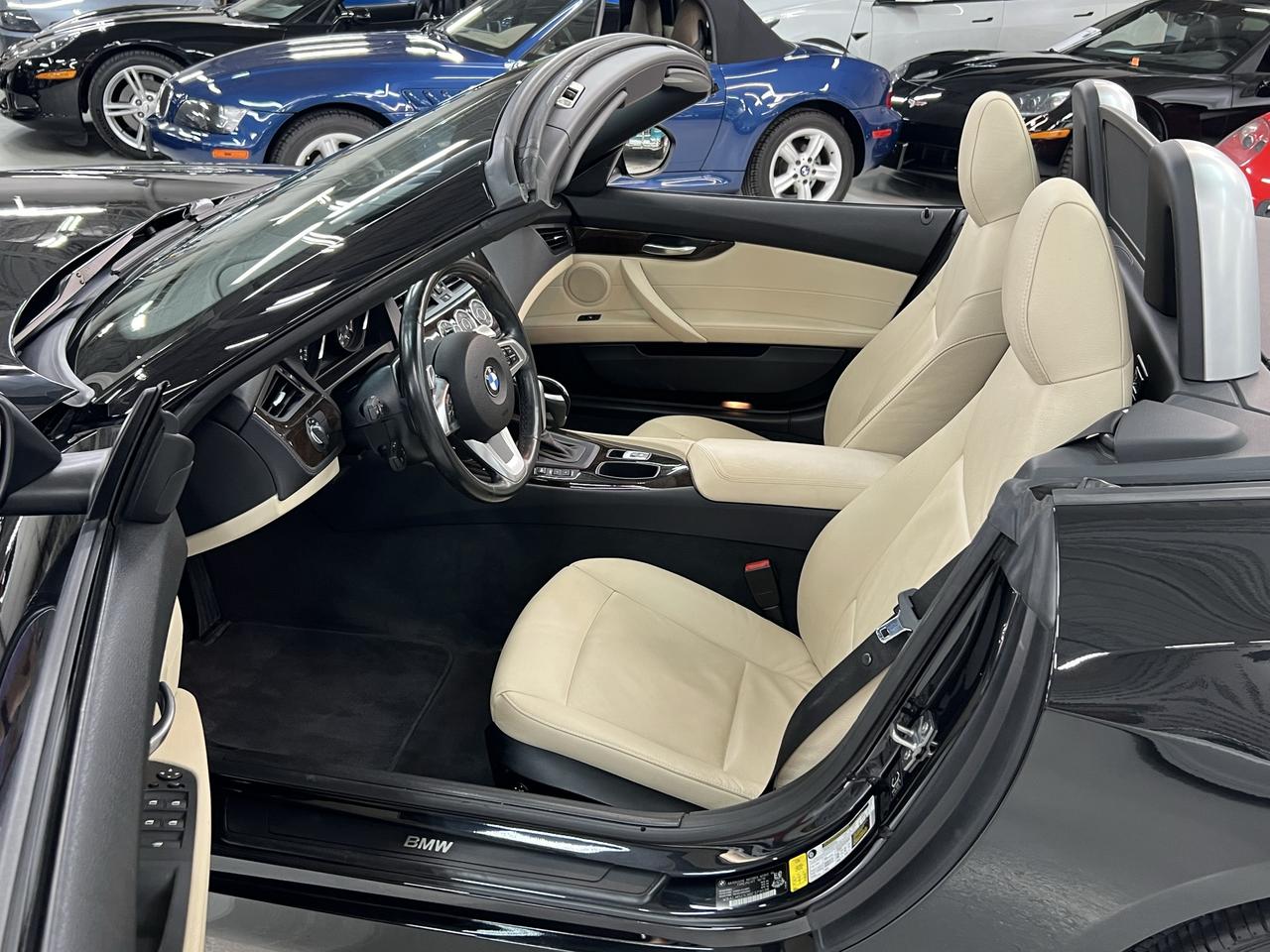 2011 BMW Z4 2dr Roadster sDrive30i Photo