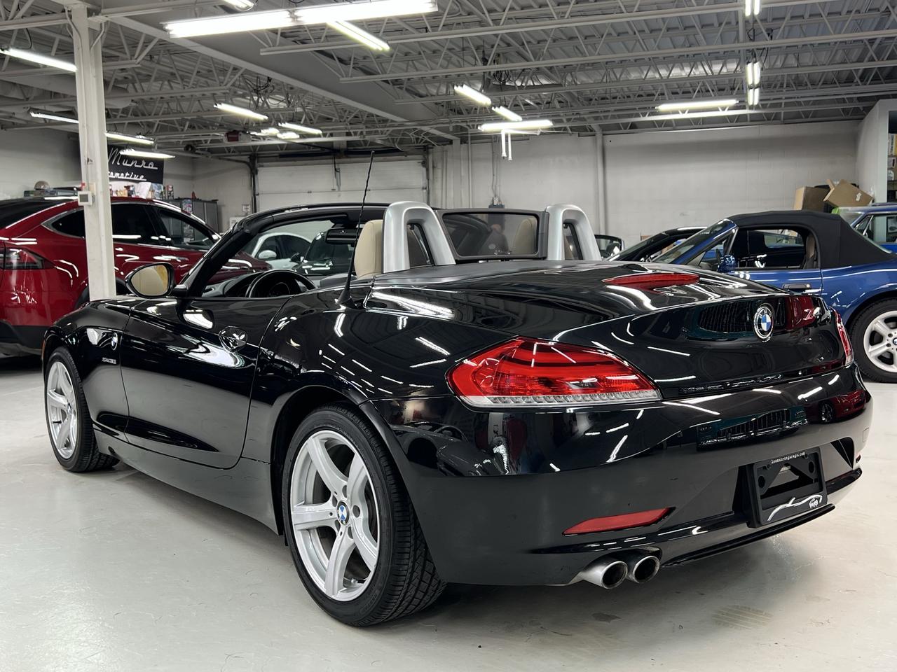 2011 BMW Z4 2dr Roadster sDrive30i Photo