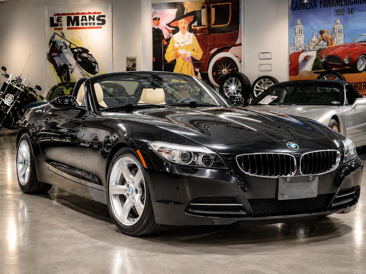 2011 BMW Z4 2dr Roadster sDrive30i Photo