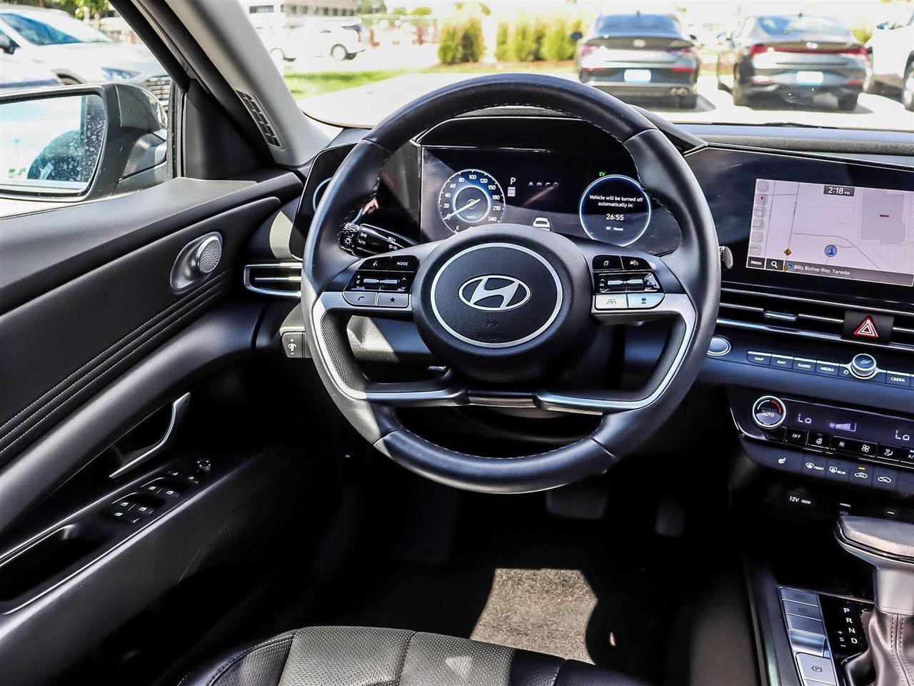 2025 Hyundai Elantra Luxury Photo