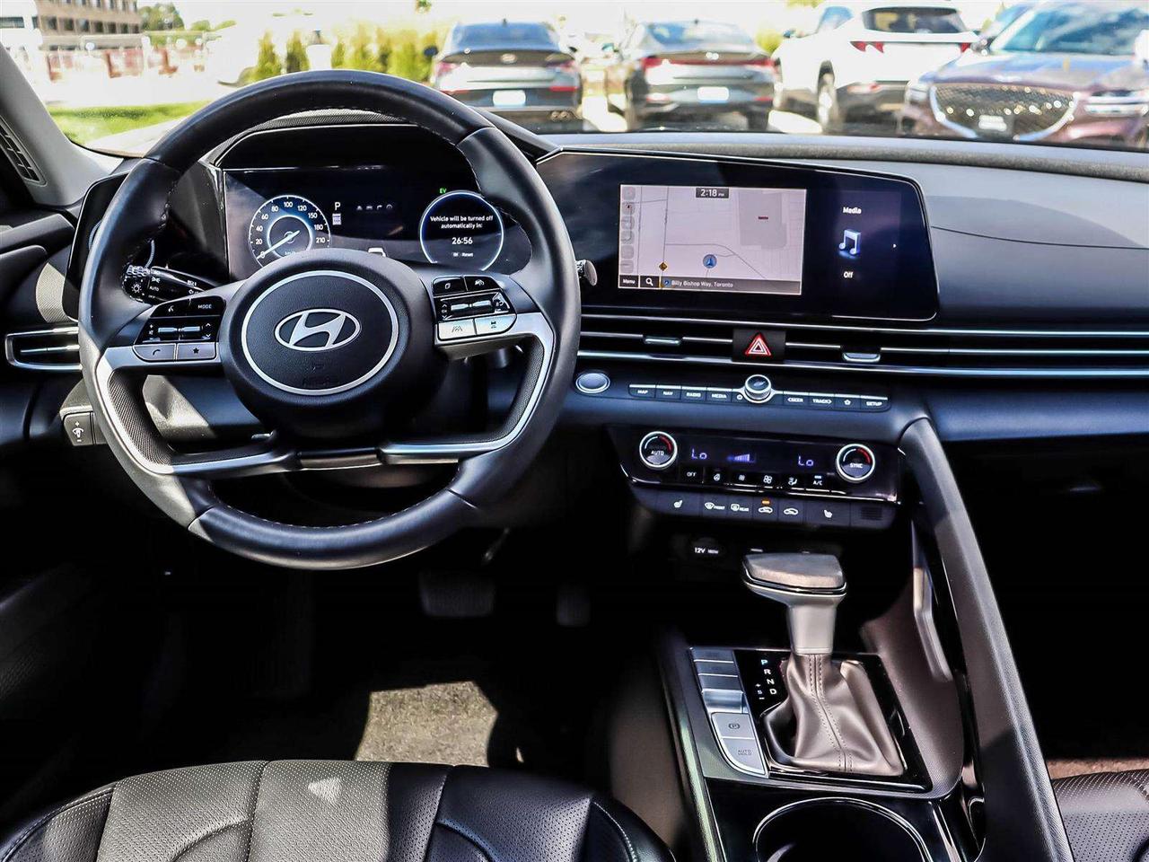 2025 Hyundai Elantra Luxury Photo
