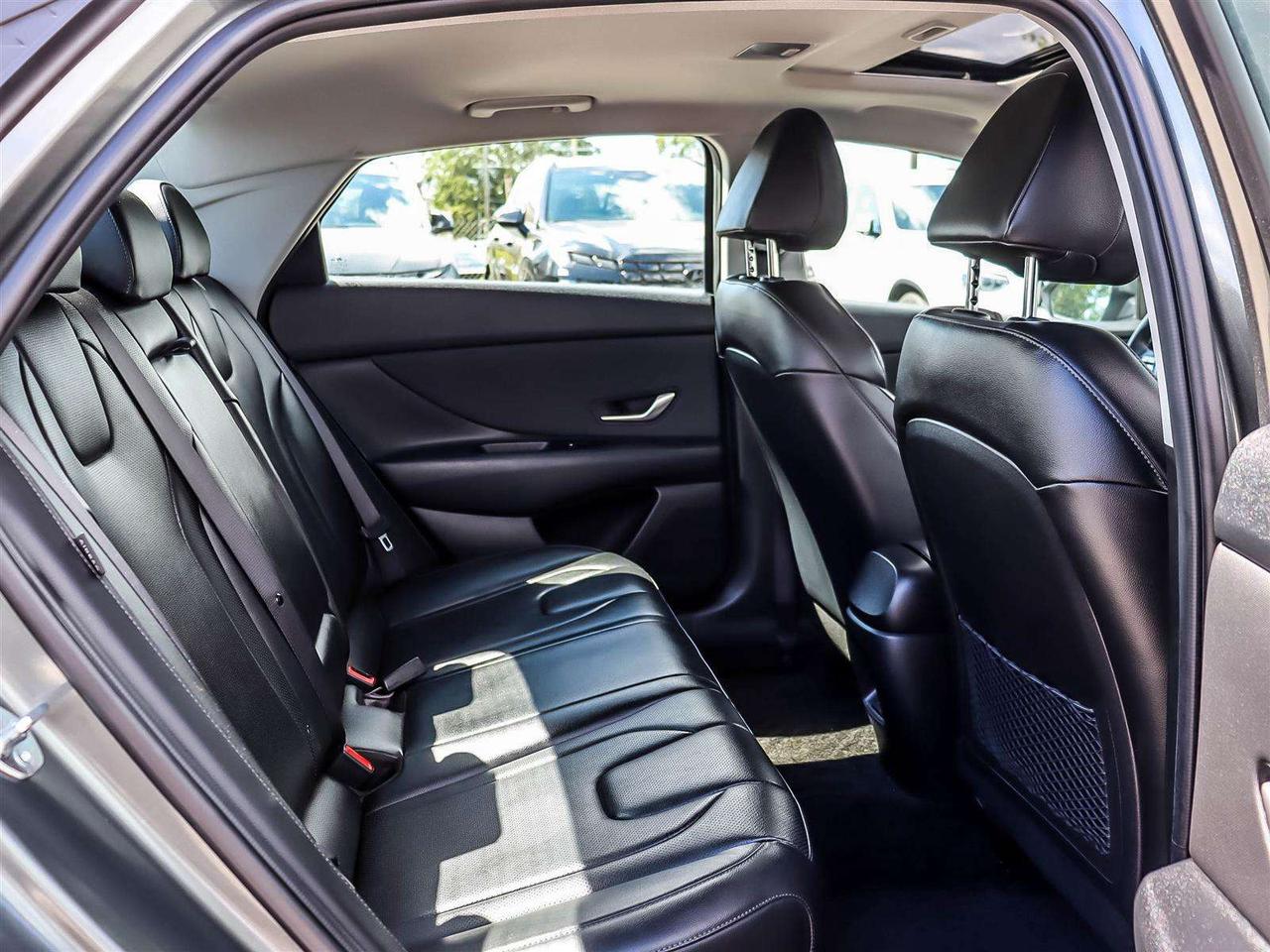 2025 Hyundai Elantra Luxury Photo