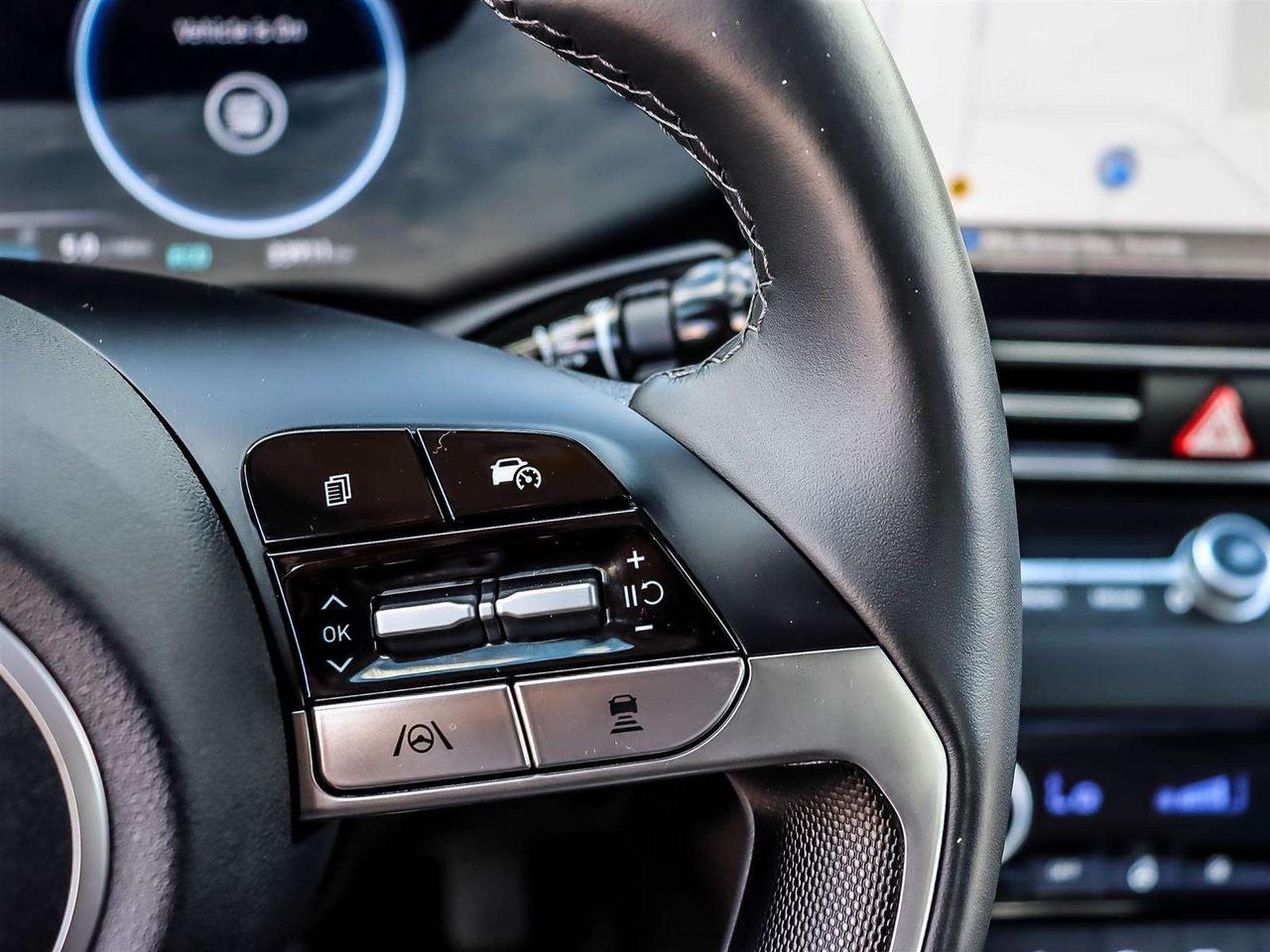 2025 Hyundai Elantra Luxury Photo