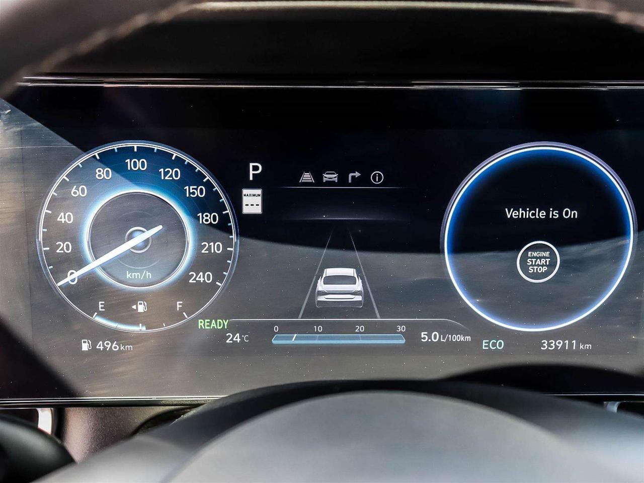 2025 Hyundai Elantra Luxury Photo
