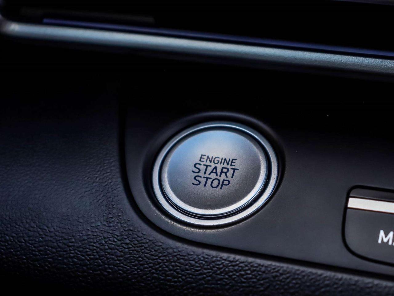 2025 Hyundai Elantra Luxury Photo
