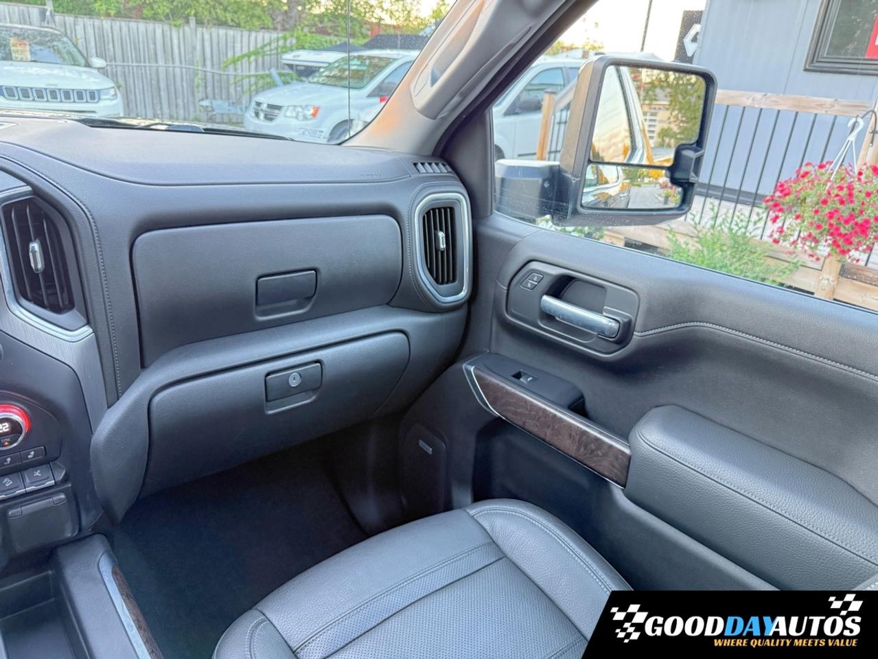 2021 GMC Sierra 1500 Denali ULTIMATE PKG CLEAN CARFAX DEALER SERVICED Photo