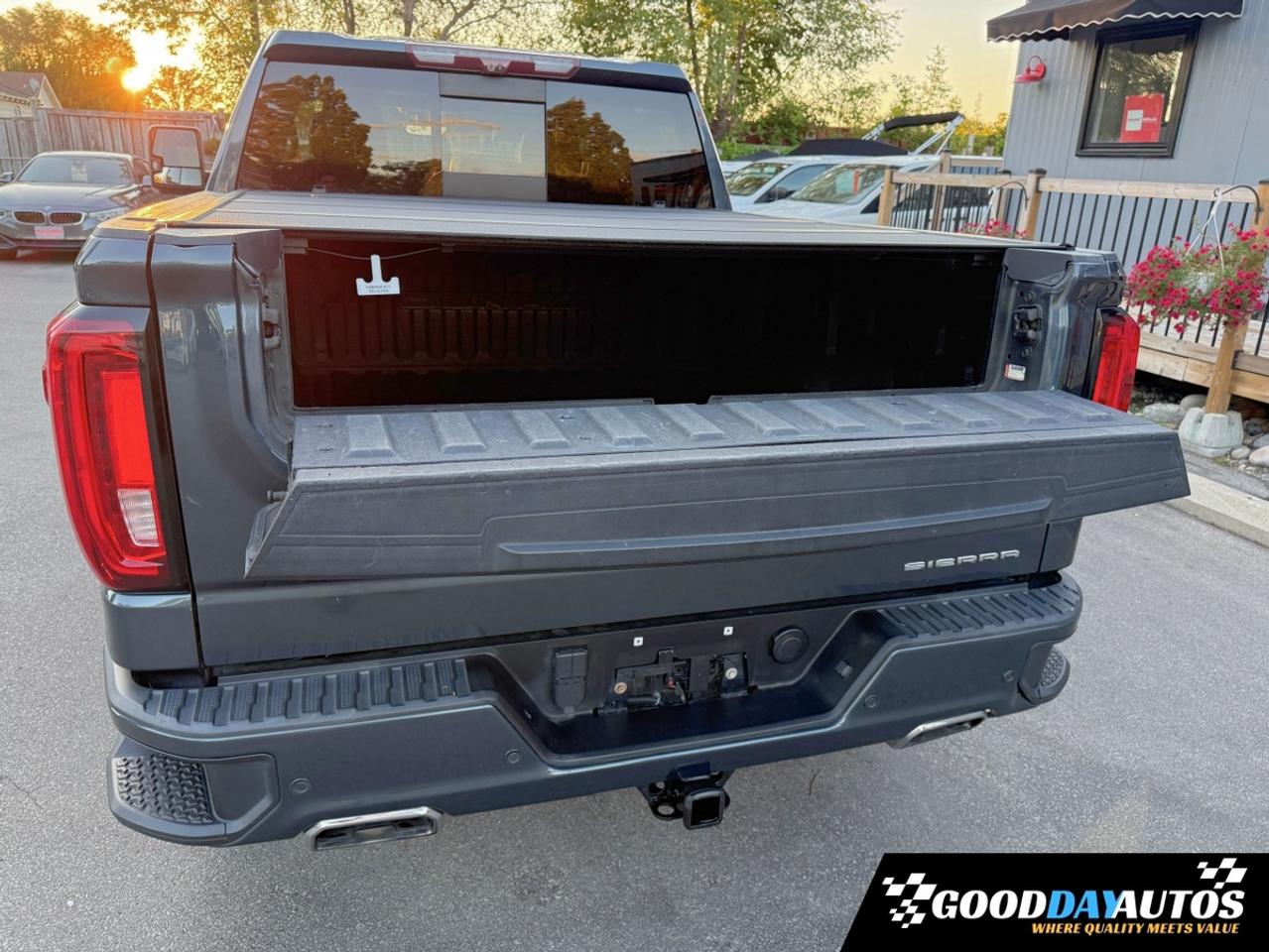 2021 GMC Sierra 1500 Denali ULTIMATE PKG CLEAN CARFAX DEALER SERVICED Photo