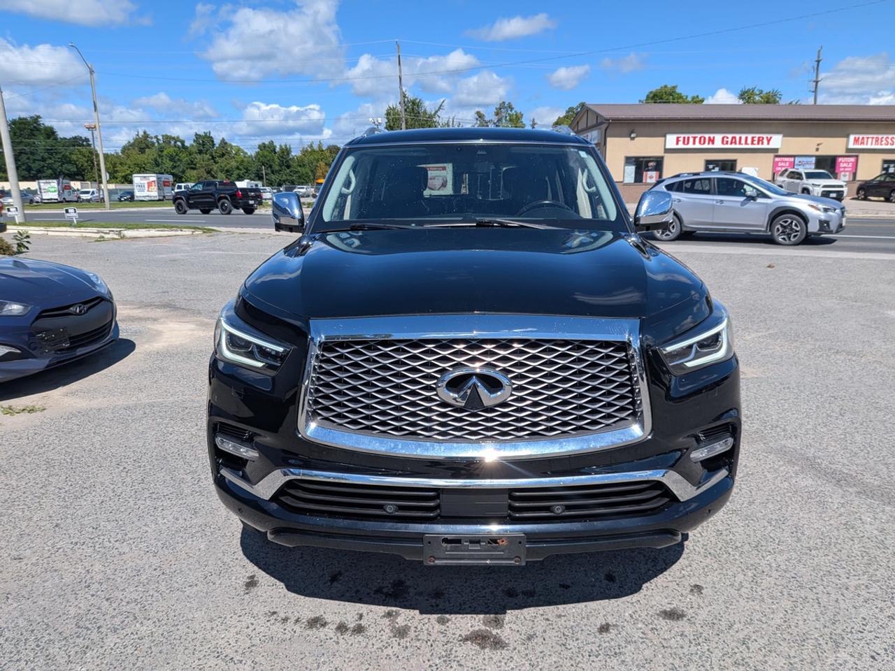 2019 Infiniti QX80 LUXE Photo2