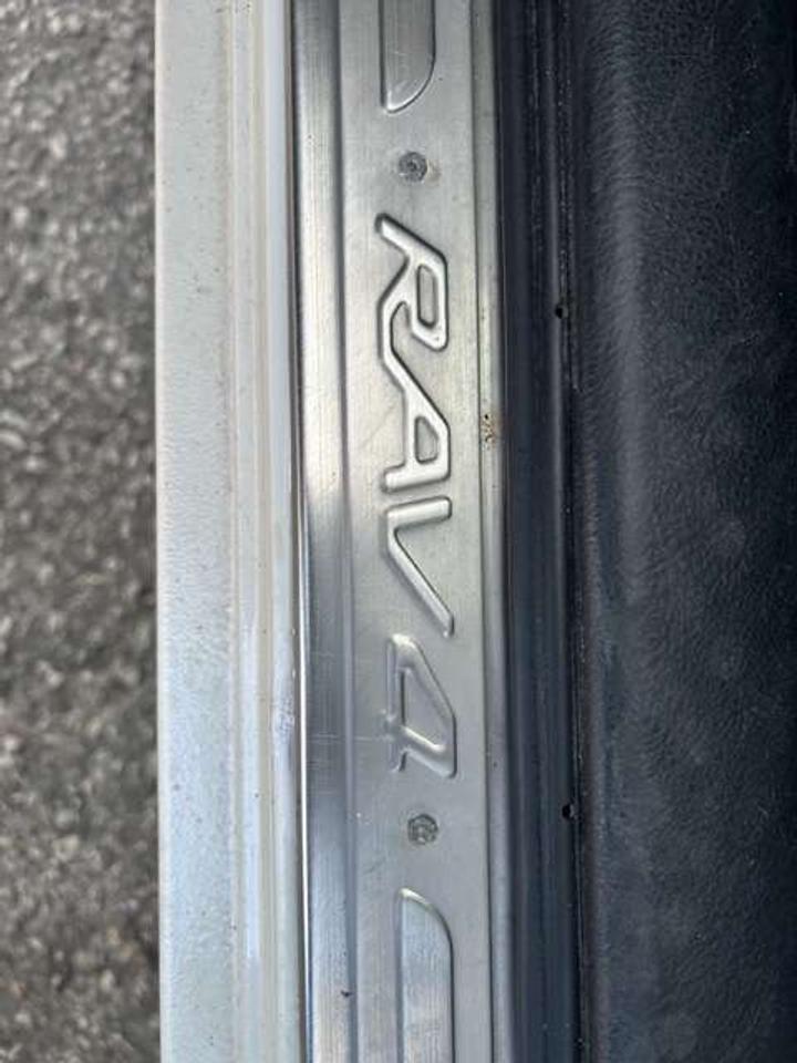 2010 Toyota RAV4 Limited   4X4   4 CYCLINDER   SUNROOF   LEATHER Photo
