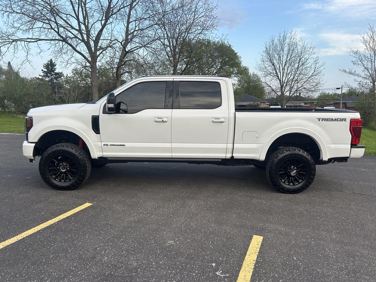 2021 Ford F-250 LARIAT Photo3