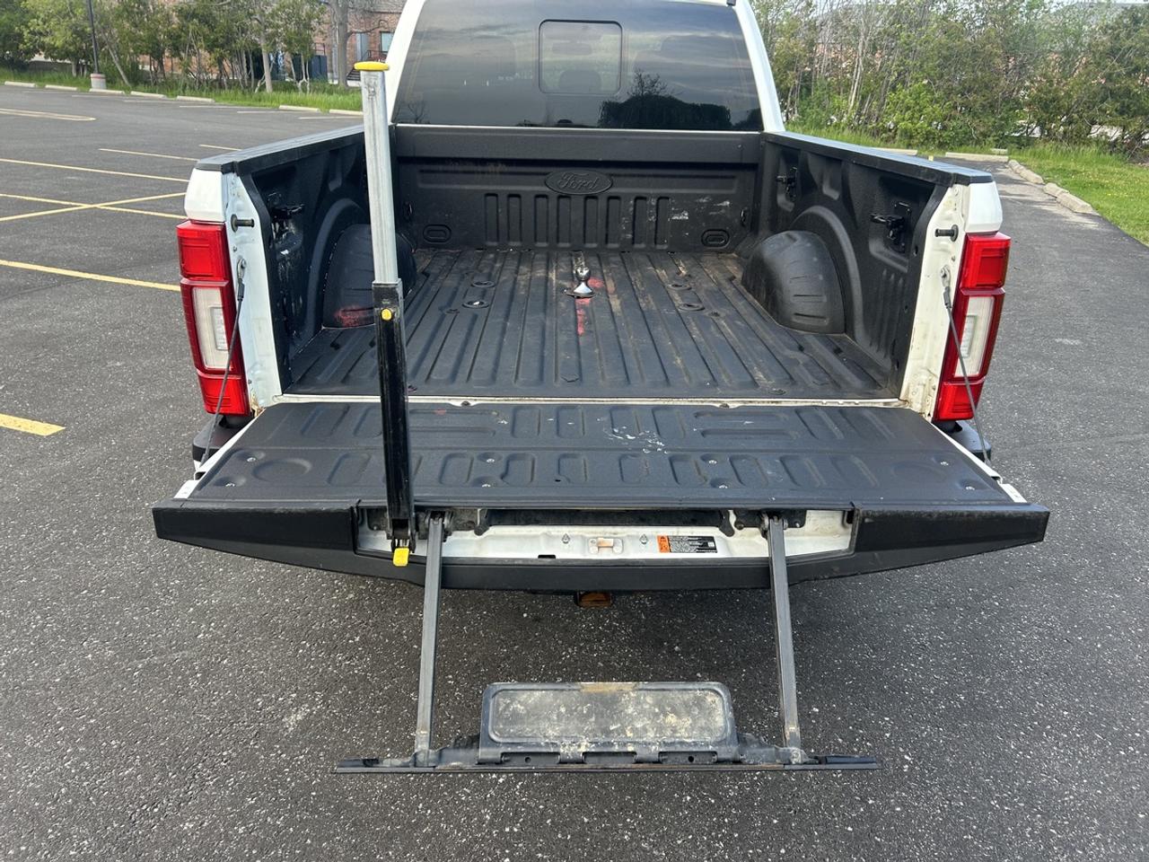 2021 Ford F-250 LARIAT Photo