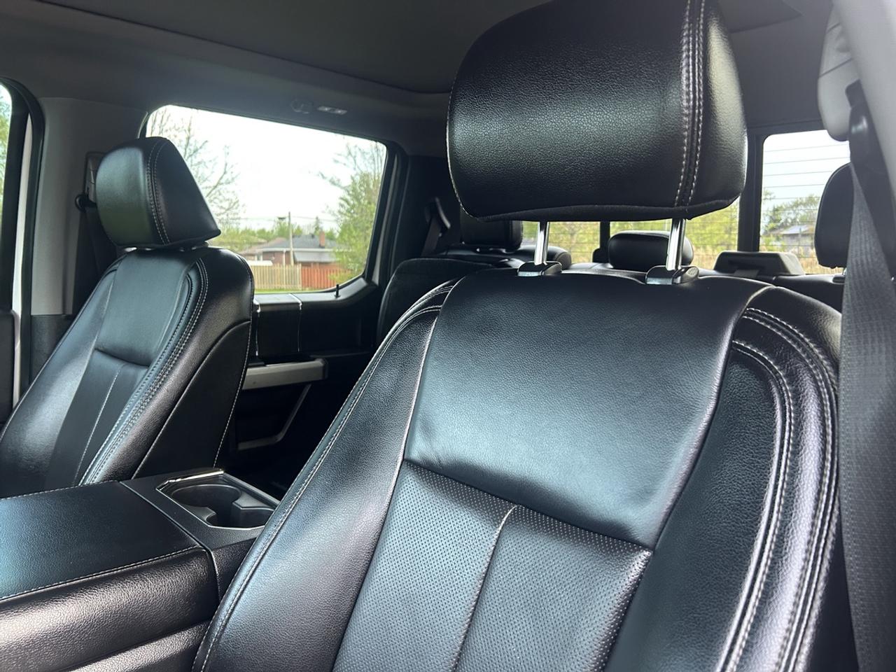2021 Ford F-250 LARIAT Photo