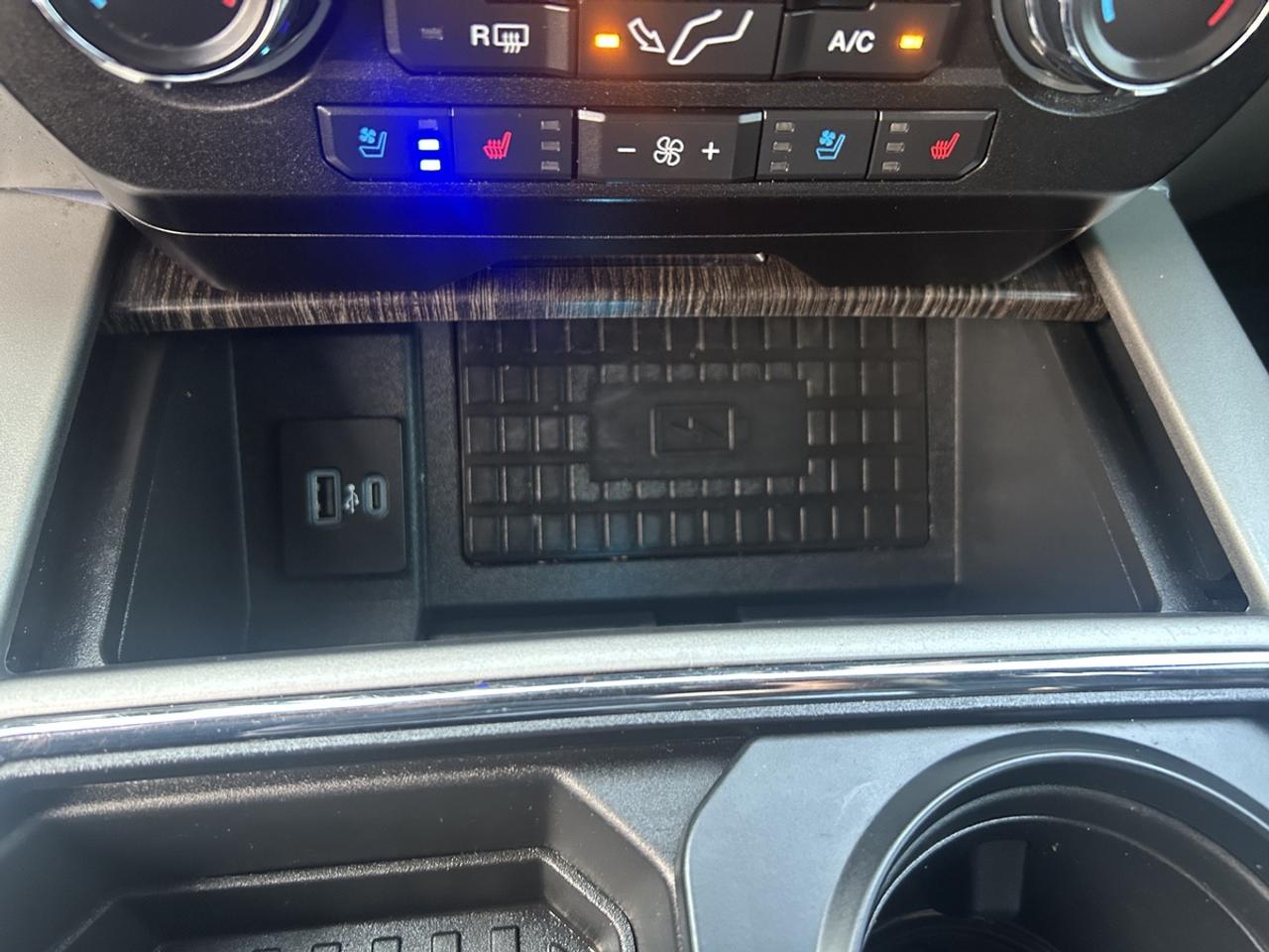 2021 Ford F-250 LARIAT Photo