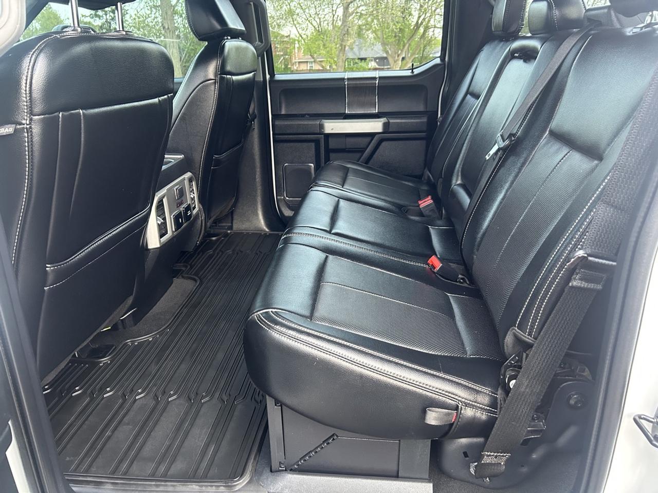 2021 Ford F-250 LARIAT Photo