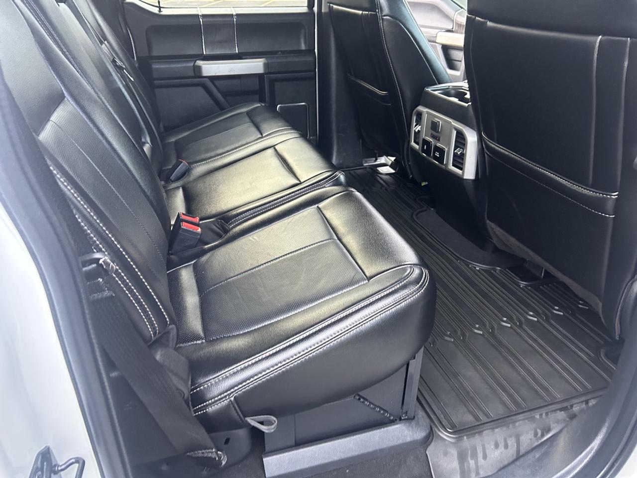 2021 Ford F-250 LARIAT Photo