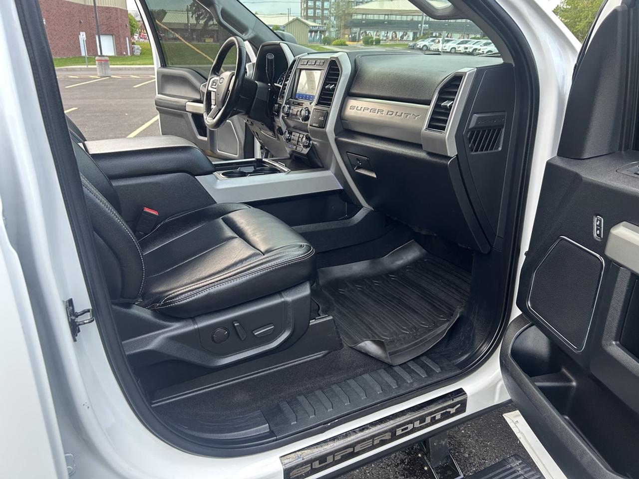 2021 Ford F-250 LARIAT Photo