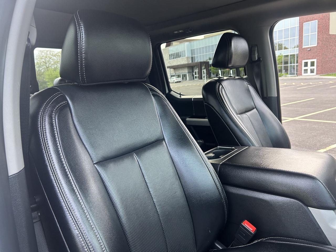 2021 Ford F-250 LARIAT Photo