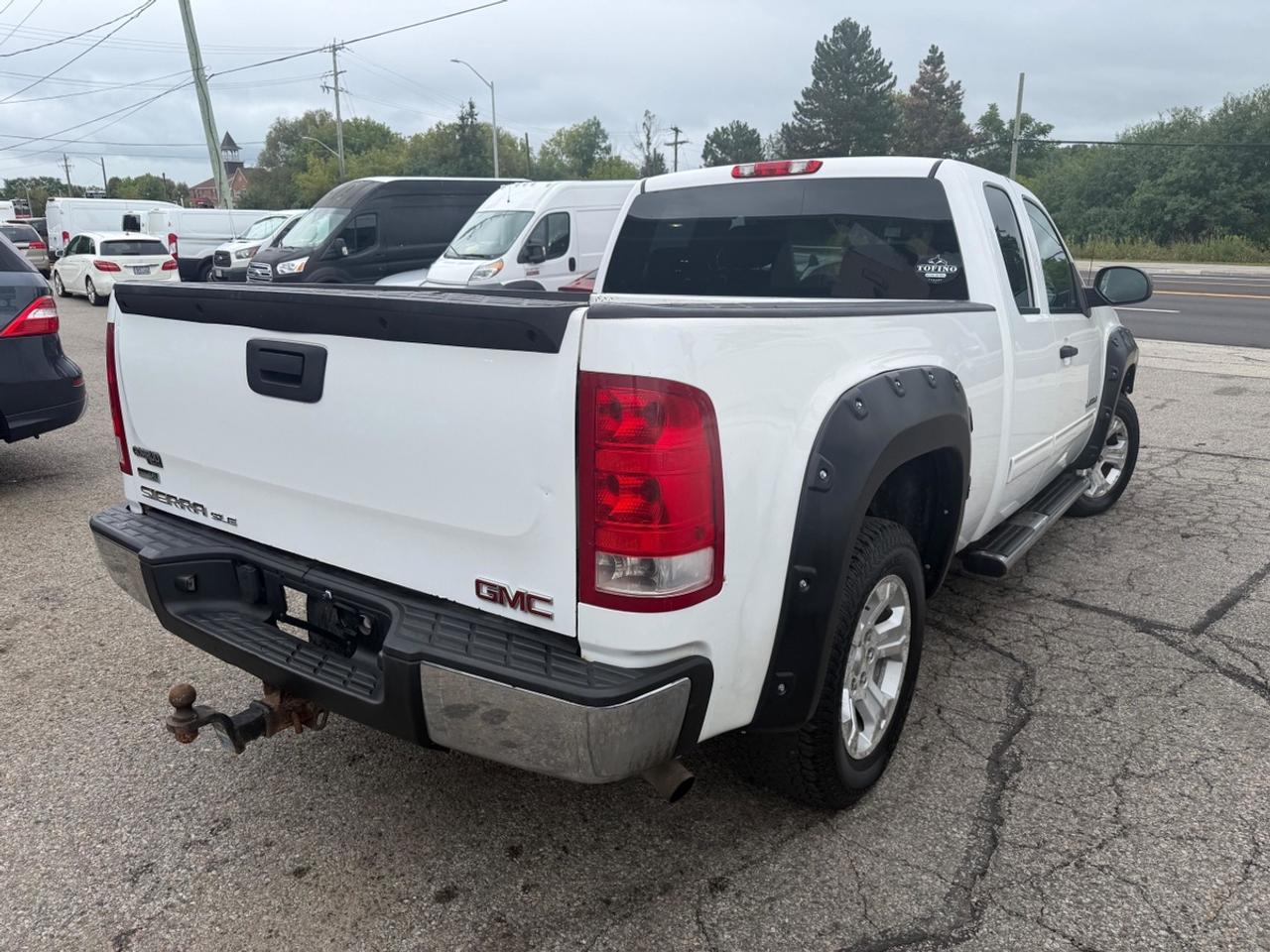 2011 GMC Sierra 1500 SLE Double Cab Photo3