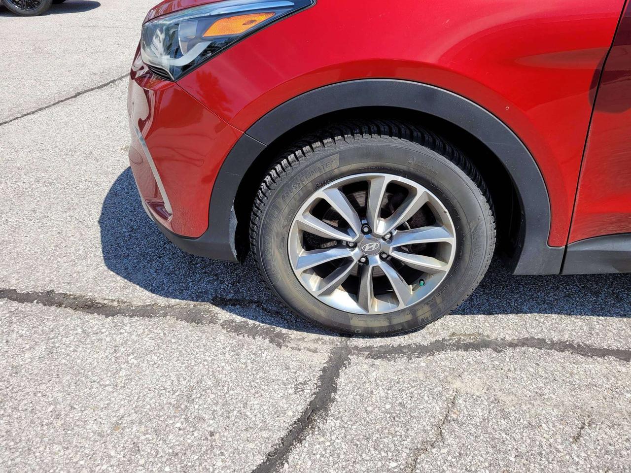 2017 Hyundai Santa Fe Luxury (SORRY SOLD SOLD SOLD) Photo3