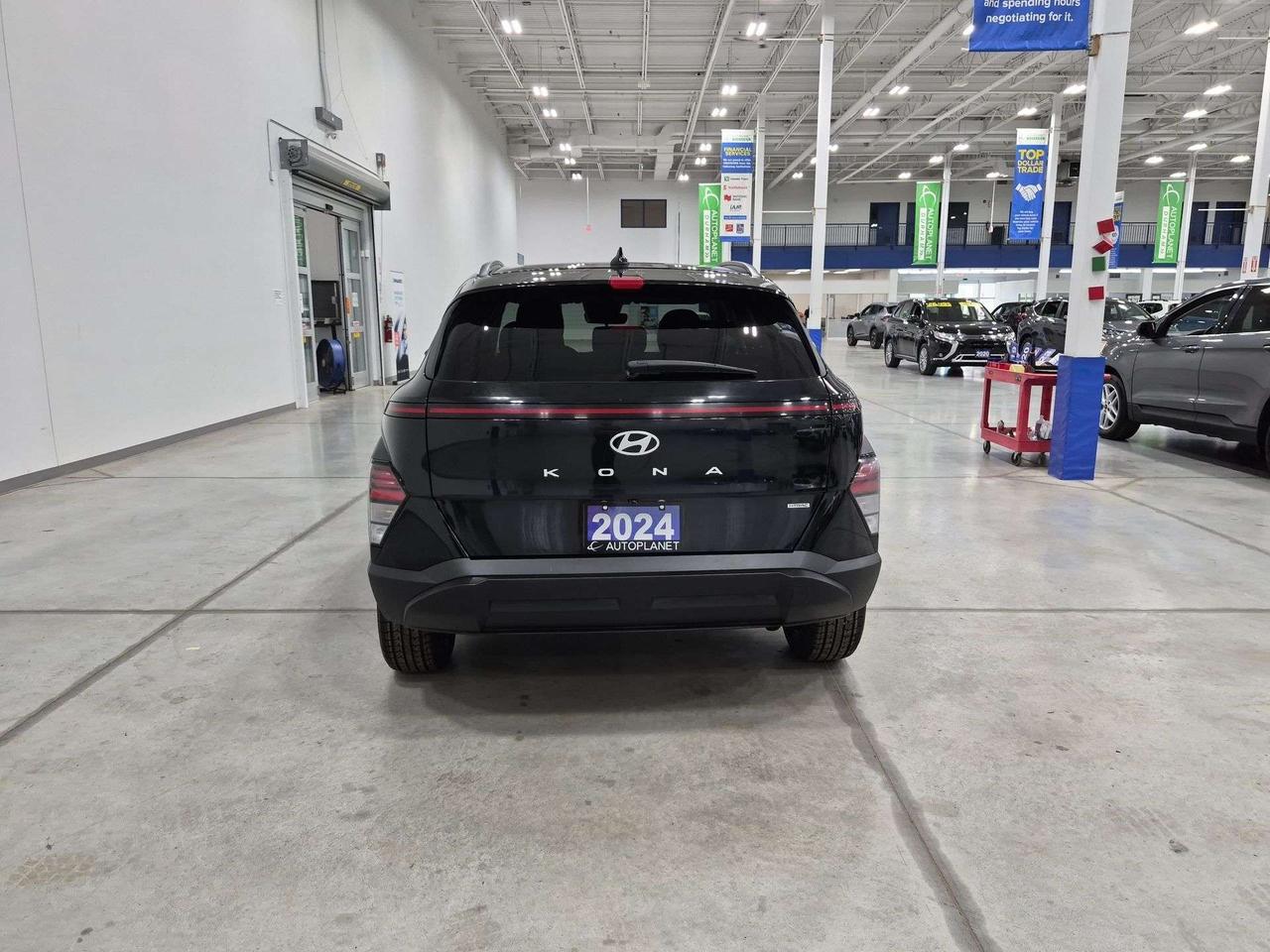 2024 Hyundai KONA Preferred AWD, Back Up Cam, Android Auto! Photo