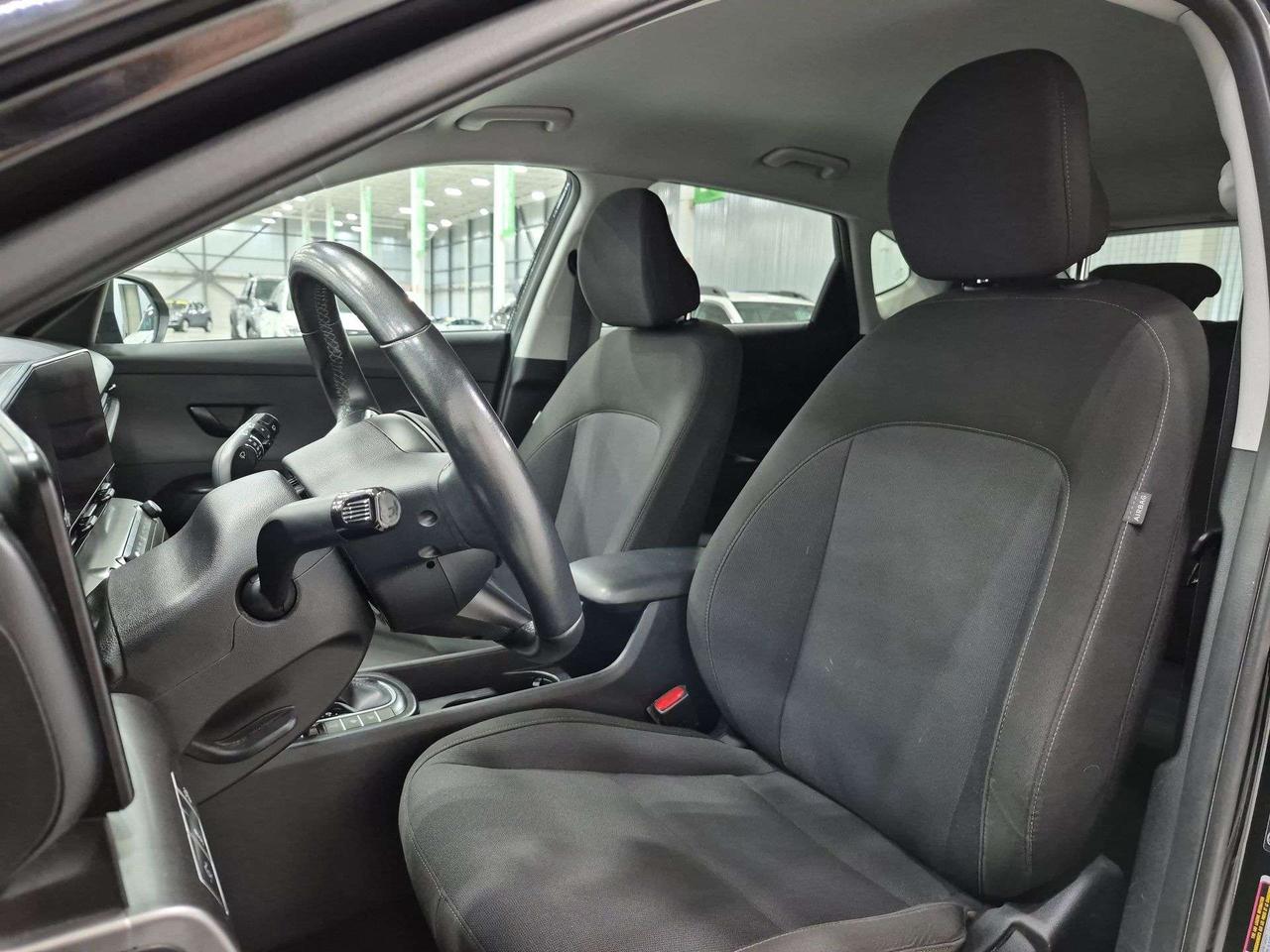 2024 Hyundai KONA Preferred AWD, Back Up Cam, Android Auto! Photo