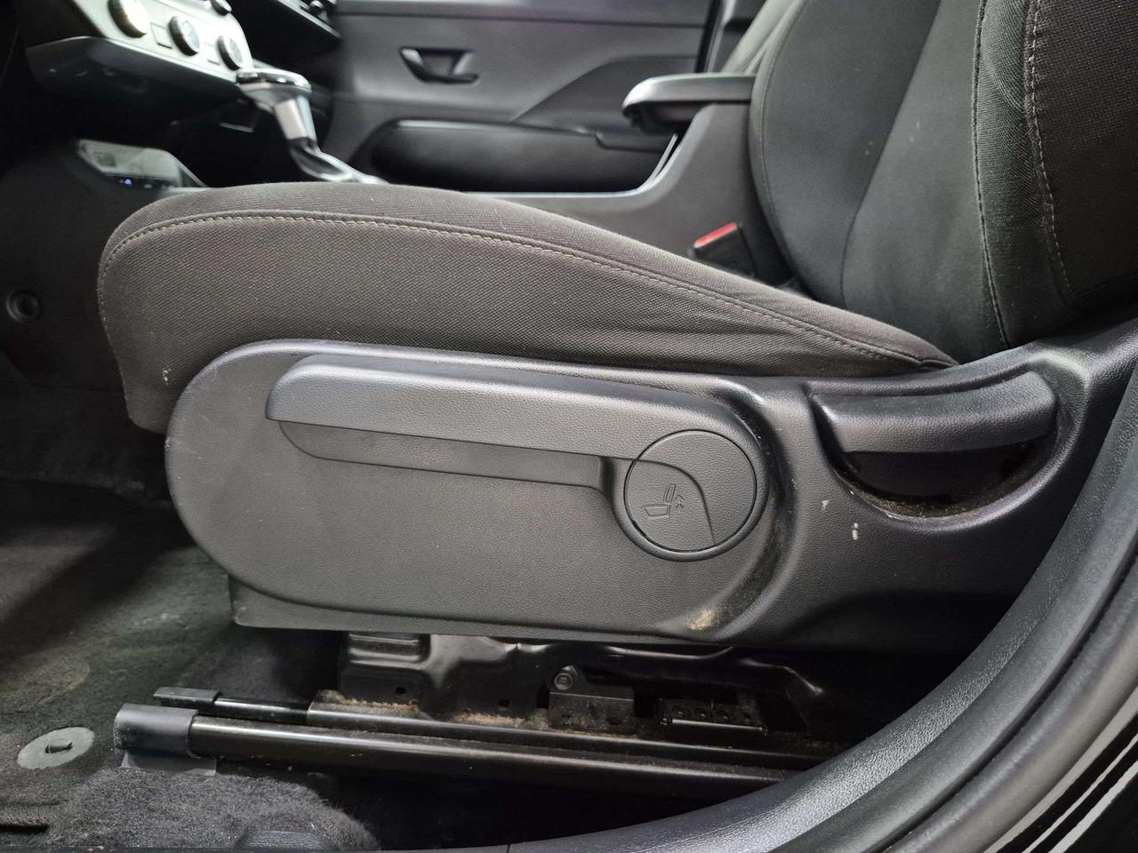 2024 Hyundai KONA Preferred AWD, Back Up Cam, Android Auto! Photo