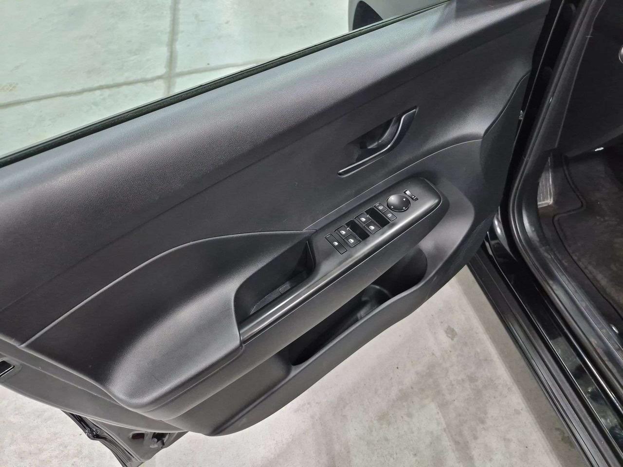 2024 Hyundai KONA Preferred AWD, Back Up Cam, Android Auto! Photo