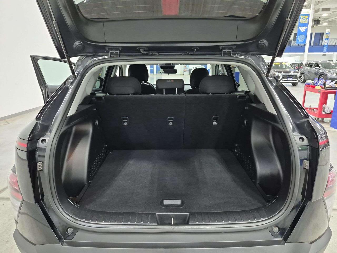 2024 Hyundai KONA Preferred AWD, Back Up Cam, Android Auto! Photo