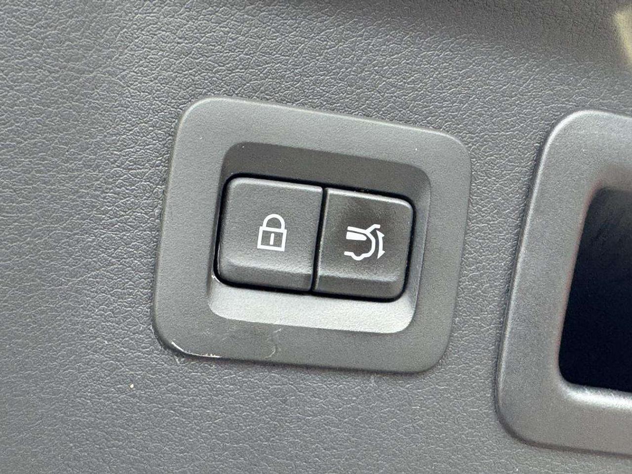 2024 Mazda CX-90 MHEV GT AWD CAPTAINS CHAIRS/ 2.99% RATE/ MUST SEE Photo