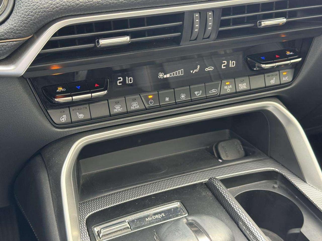 2024 Mazda CX-90 MHEV GT AWD CAPTAINS CHAIRS/ 2.99% RATE/ MUST SEE Photo