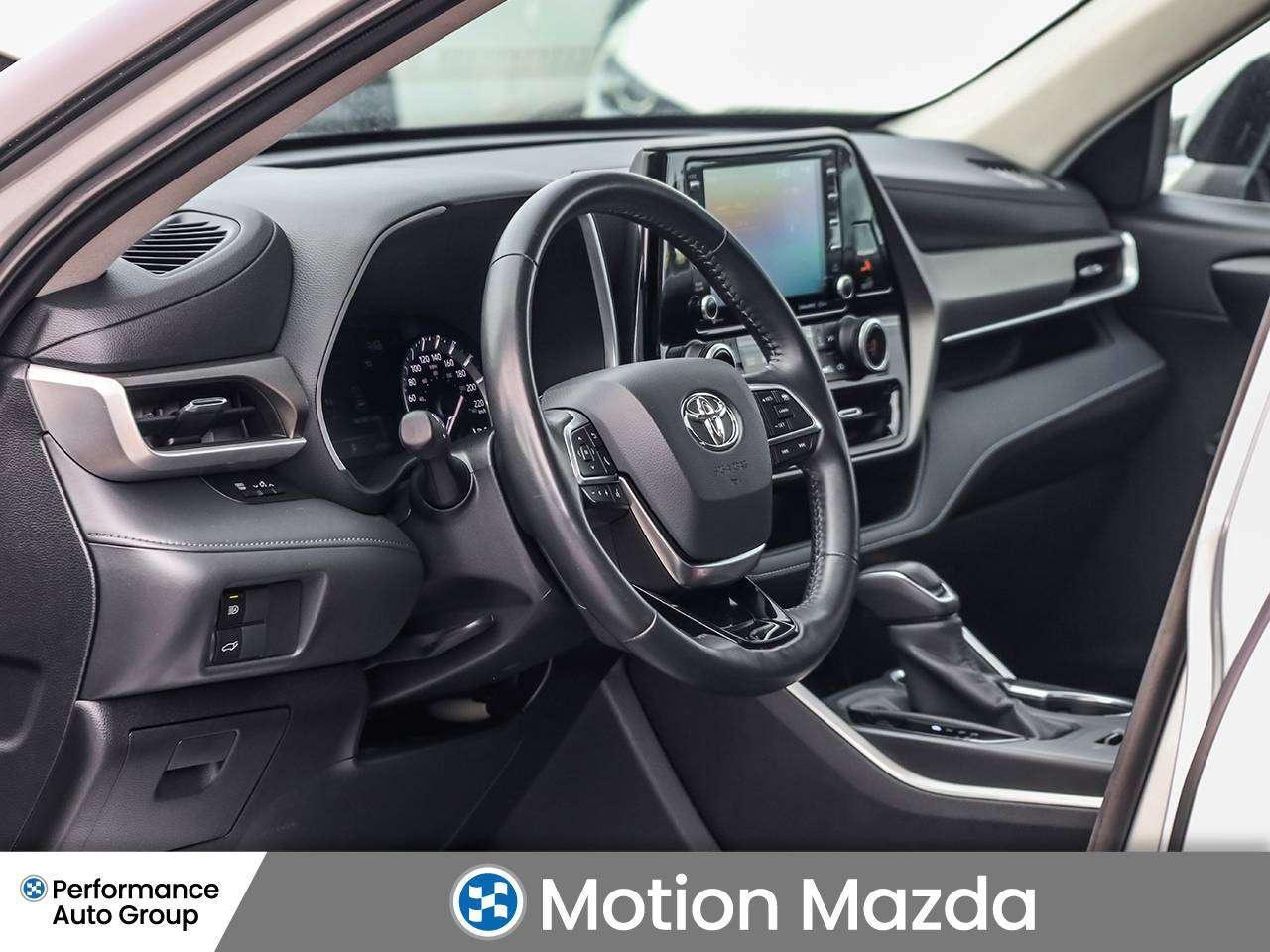 2020 Toyota Highlander NEW ARRIVAL LEATHER 8 PASS AWD LOCAL TRADE IN Photo