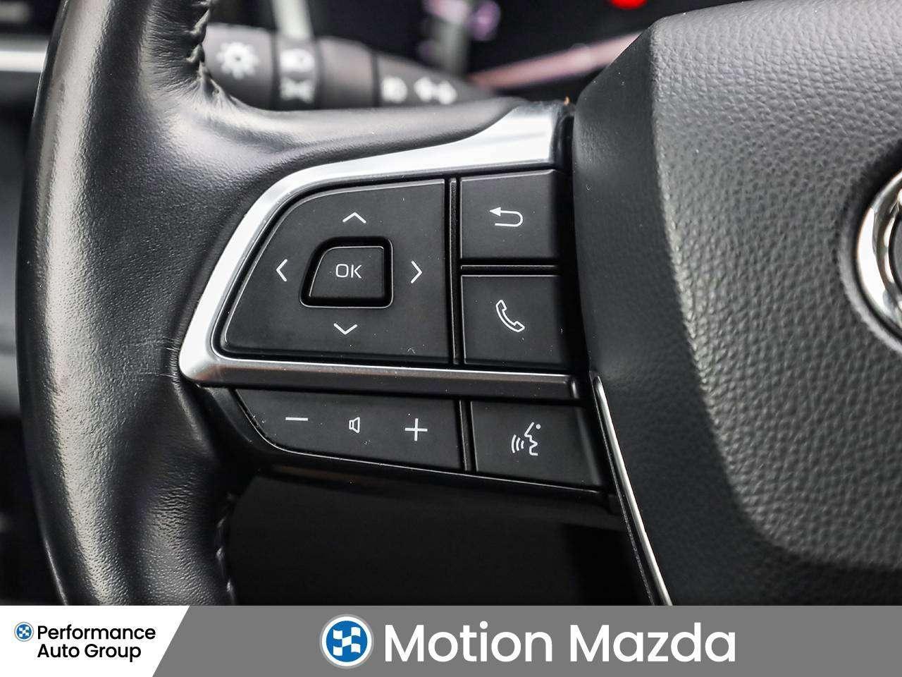 2020 Toyota Highlander NEW ARRIVAL LEATHER 8 PASS AWD LOCAL TRADE IN Photo
