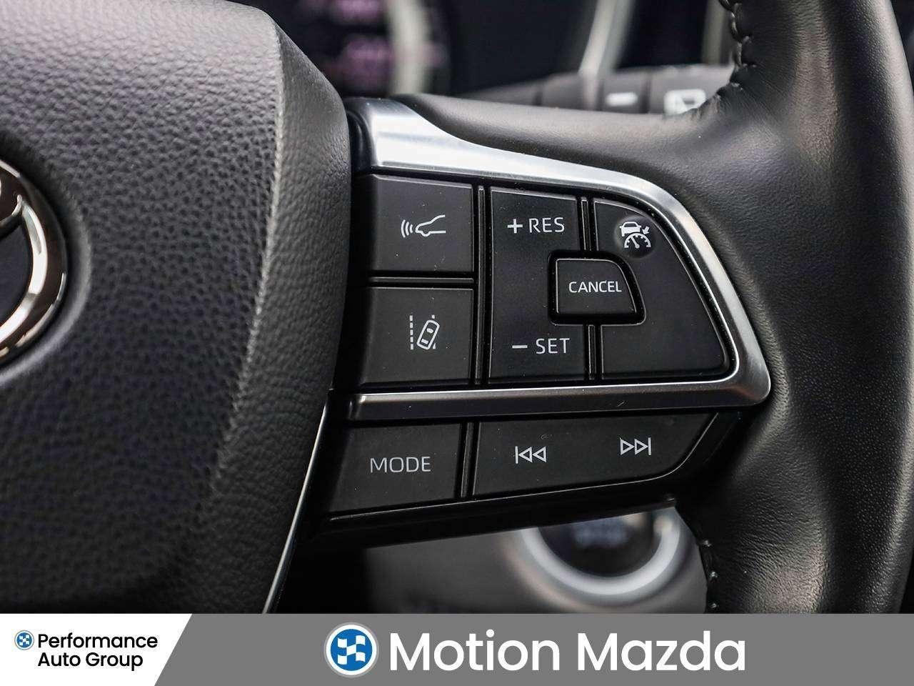 2020 Toyota Highlander NEW ARRIVAL LEATHER 8 PASS AWD LOCAL TRADE IN Photo