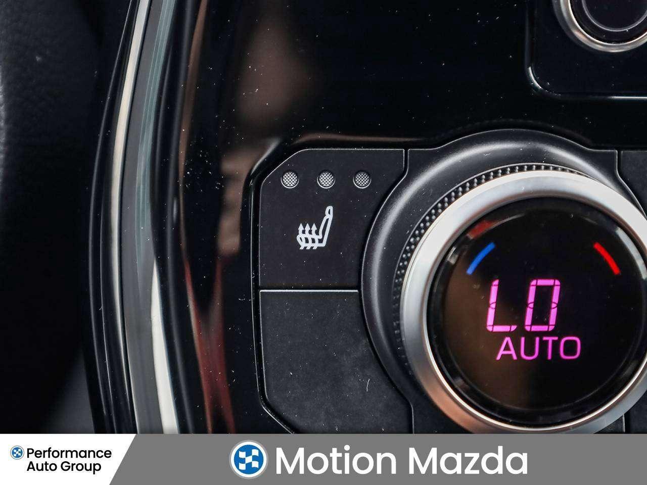 2020 Toyota Highlander NEW ARRIVAL LEATHER 8 PASS AWD LOCAL TRADE IN Photo