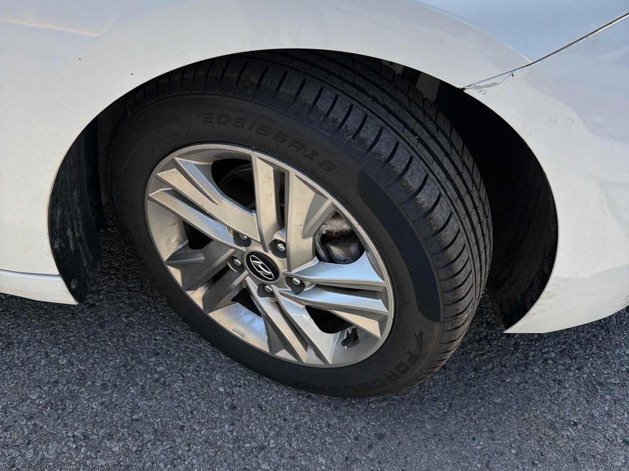 2019 Hyundai Elantra SEL Photo