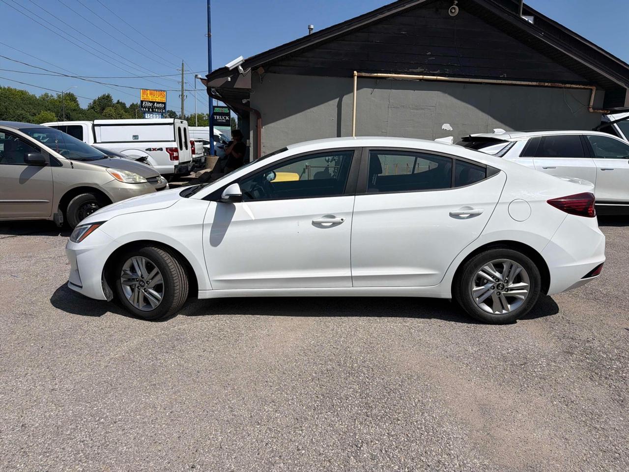 2019 Hyundai Elantra SEL Photo