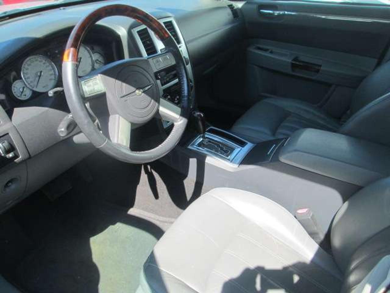 2005 Chrysler 300 300C, Leather, Sunroof, Local Trade In Photo4
