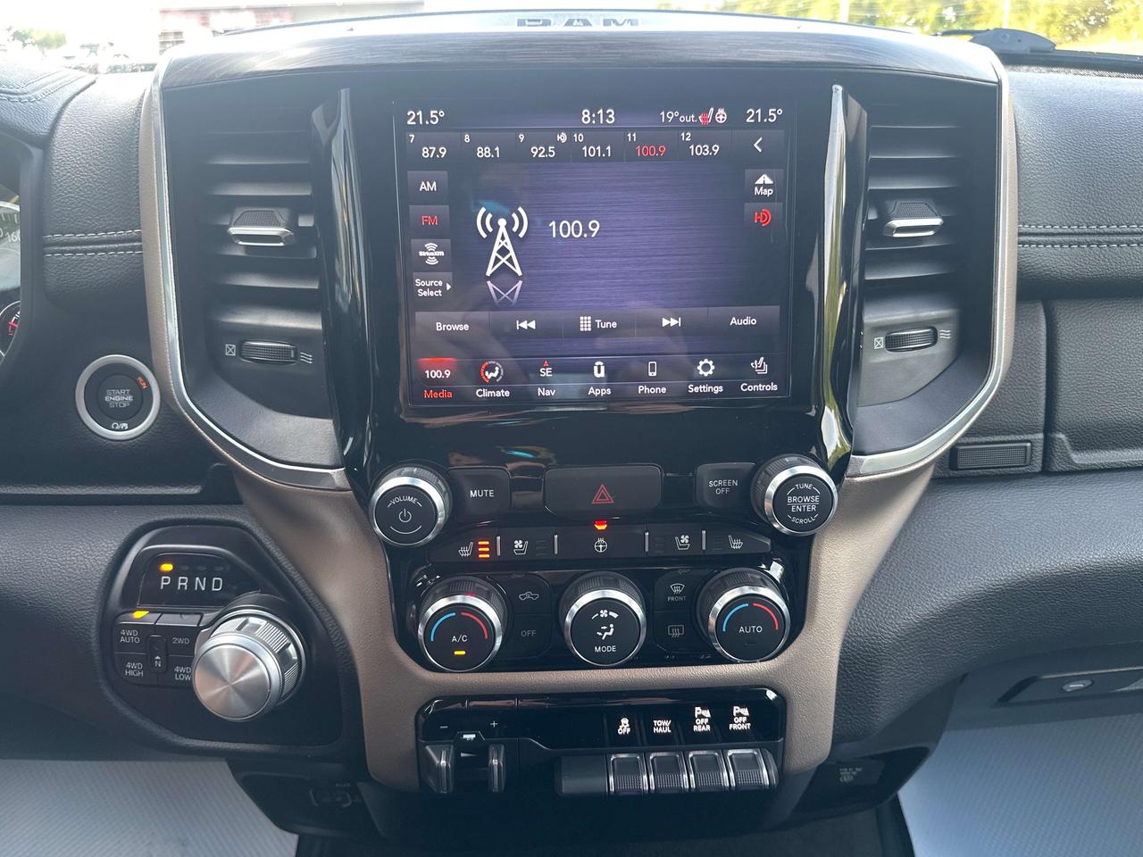 2020 RAM 1500 Laramie Photo